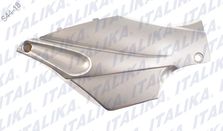 [F13010051] CUB LATERAL DER/GRIS/SIN