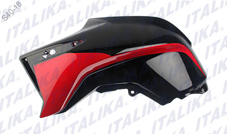 [F13010972] CUBIERTA TANQUE IZQ NEGRO ROJO